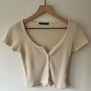 Short sleeve Buttoned Crop Top